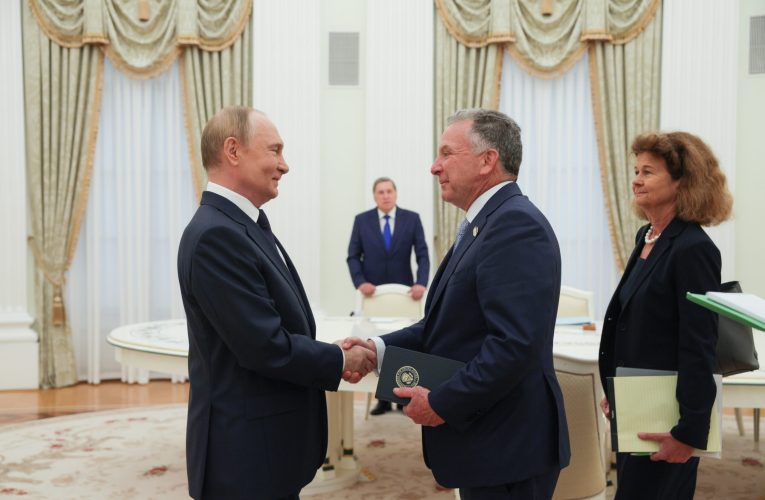 Stenograme: „Putin să-l felicite pe Trump pentru Gaza (…) să-i spună că Rusia l-a susținut și că îl respectă”. Cum îi sfătuia Witkoff pe ruși să îl abordeze pe Trump – Bloomberg