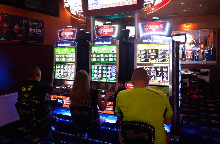 Tânăr din Brăila, arestat: a distrus o sală de jocuri de noroc și a agresat sexual angajatele