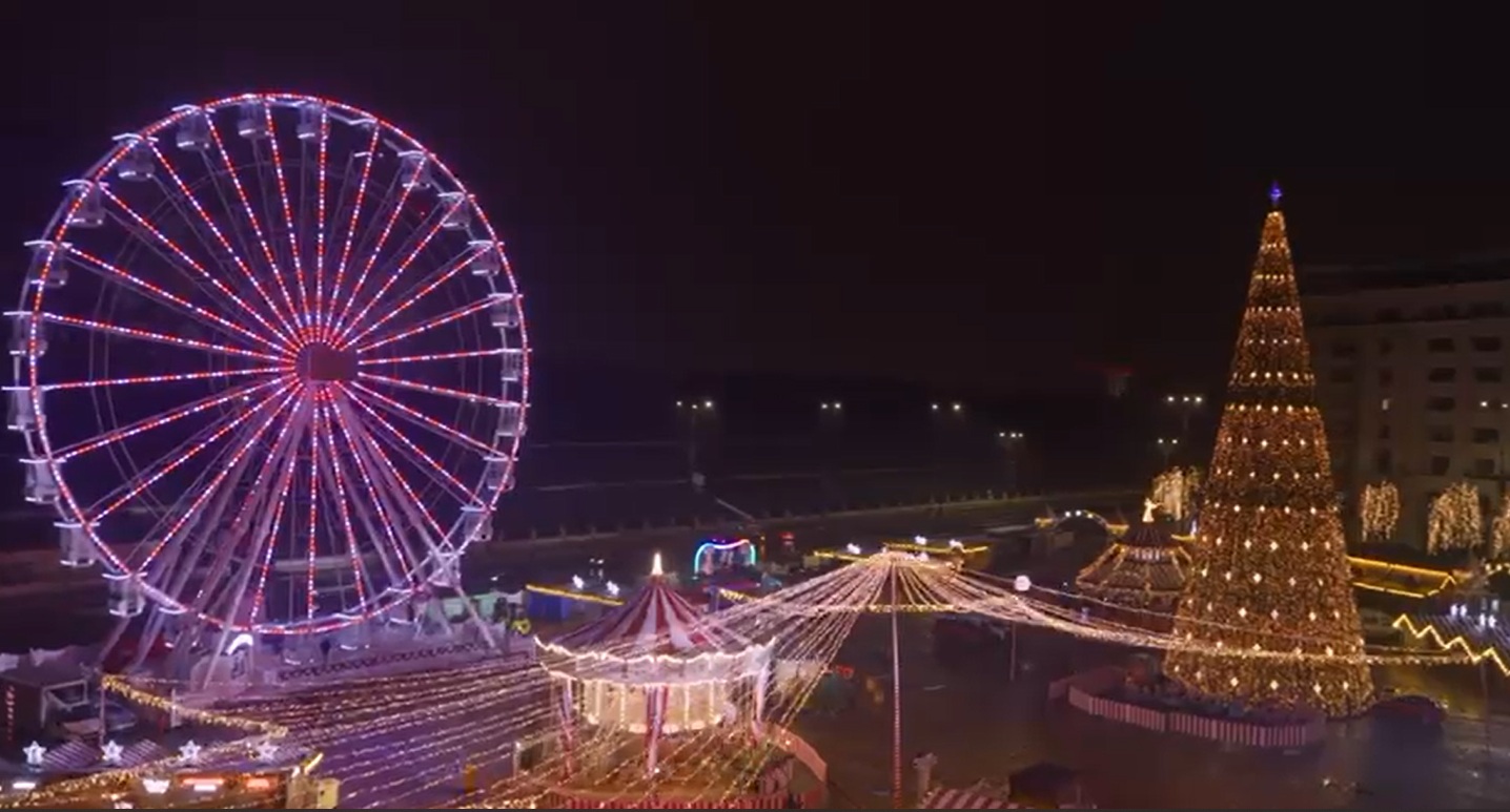 Târgul de Crăciun din Piața Constituției începe sâmbătă: Premiere spectaculoase și prima piramidă de Crăciun din România