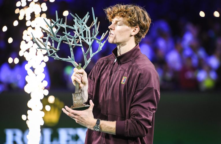 Tenismenul Sinner revine pe locul 1 mondial după victoria de la Paris