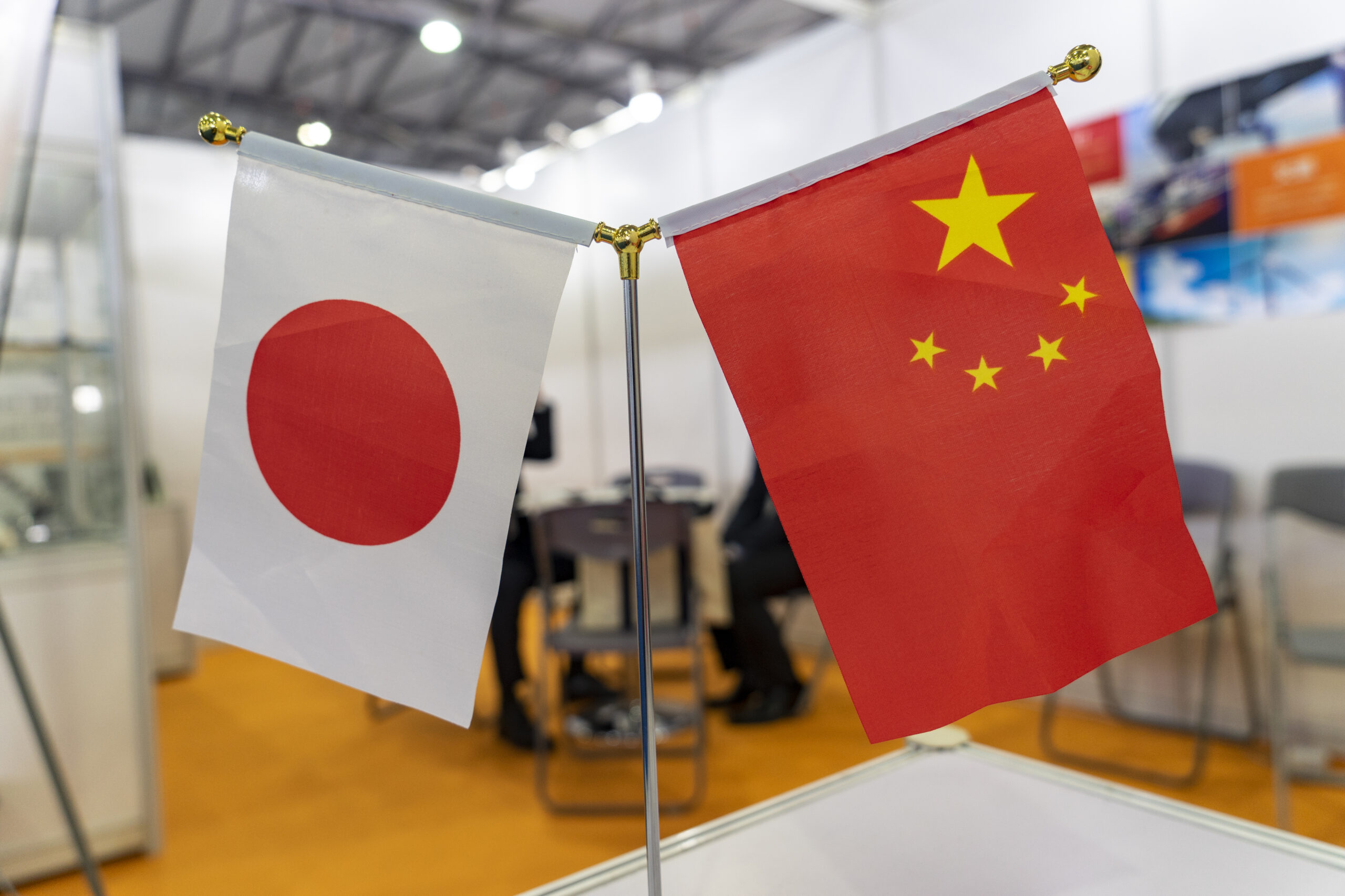 Tensiunile diplomatice dintre China și Japonia se amplifică. Beijingul amenință cu sancțiuni, iar Tokyo primește sprijin din partea SUA