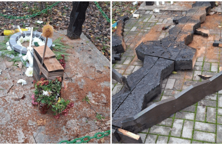 Troiţa din Tâncăbeşti, unde era comemorat liderul legionar Corneliu Zelea Codreanu, a fost distrusă. Polițiștii au deschis o anchetă