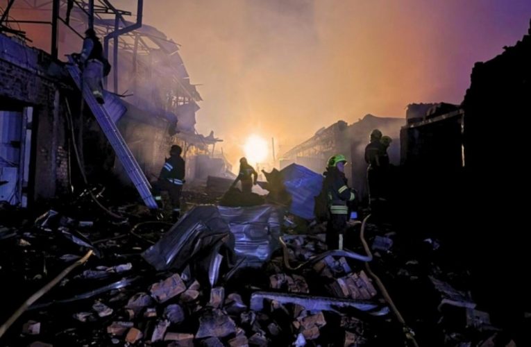 Un atac cu drone rusești a rănit cel puțin șase persoane la Kiev