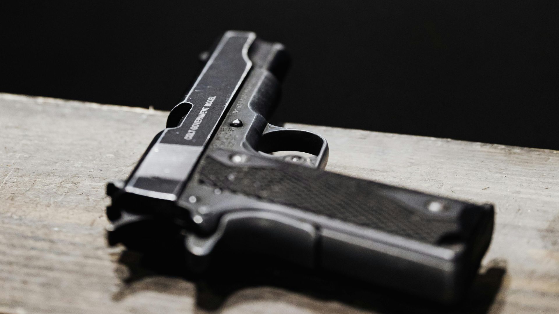 Un bărbat din Roman s-a împuşcat în cap în timpul unei transmisiuni pe o platformă de socializare