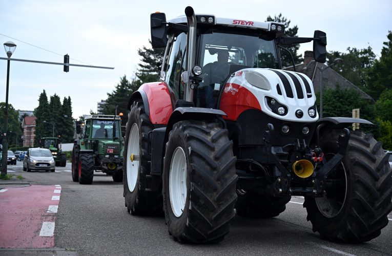 Un protest al fermierilor mexicani a blocat un pod important la granița cu SUA
