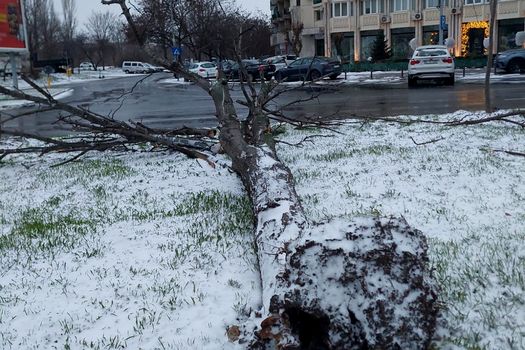 2.500 de tone de material antiderapant pentru Sectorul 5: se circulă în condiții de iarnă