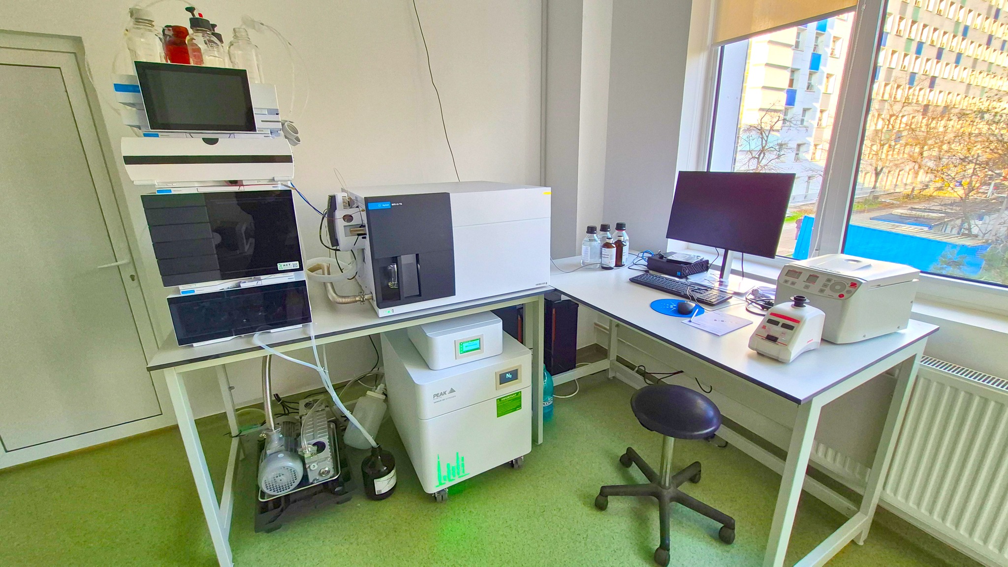 A laboratory in Galați, equipped with the most advanced drug detection system