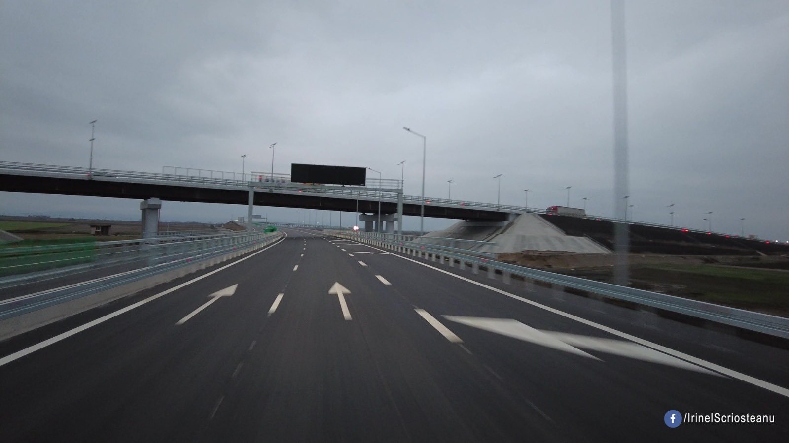 Accident produs la nici două ore de la deschiderea Autostrăzii Moldovei: două persoane rănite