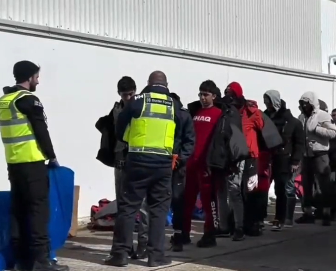 Administrația Trump a redus valabilitatea permiselor de muncă pentru migranți la 18 luni