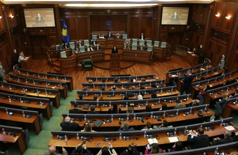 Alegeri parlamentare anticipate în Kosova pentru depășirea impasului politic