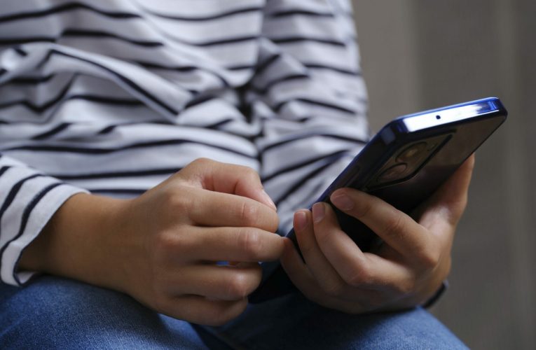 Amnezia digitală: Smartphone-ul ți-a furat memoria fără să-ți dai seama