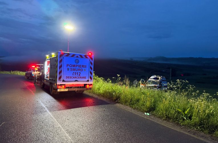 Autocisternă cu amoniac răsturnată pe DN5 la Remuș. Traficul este deviat