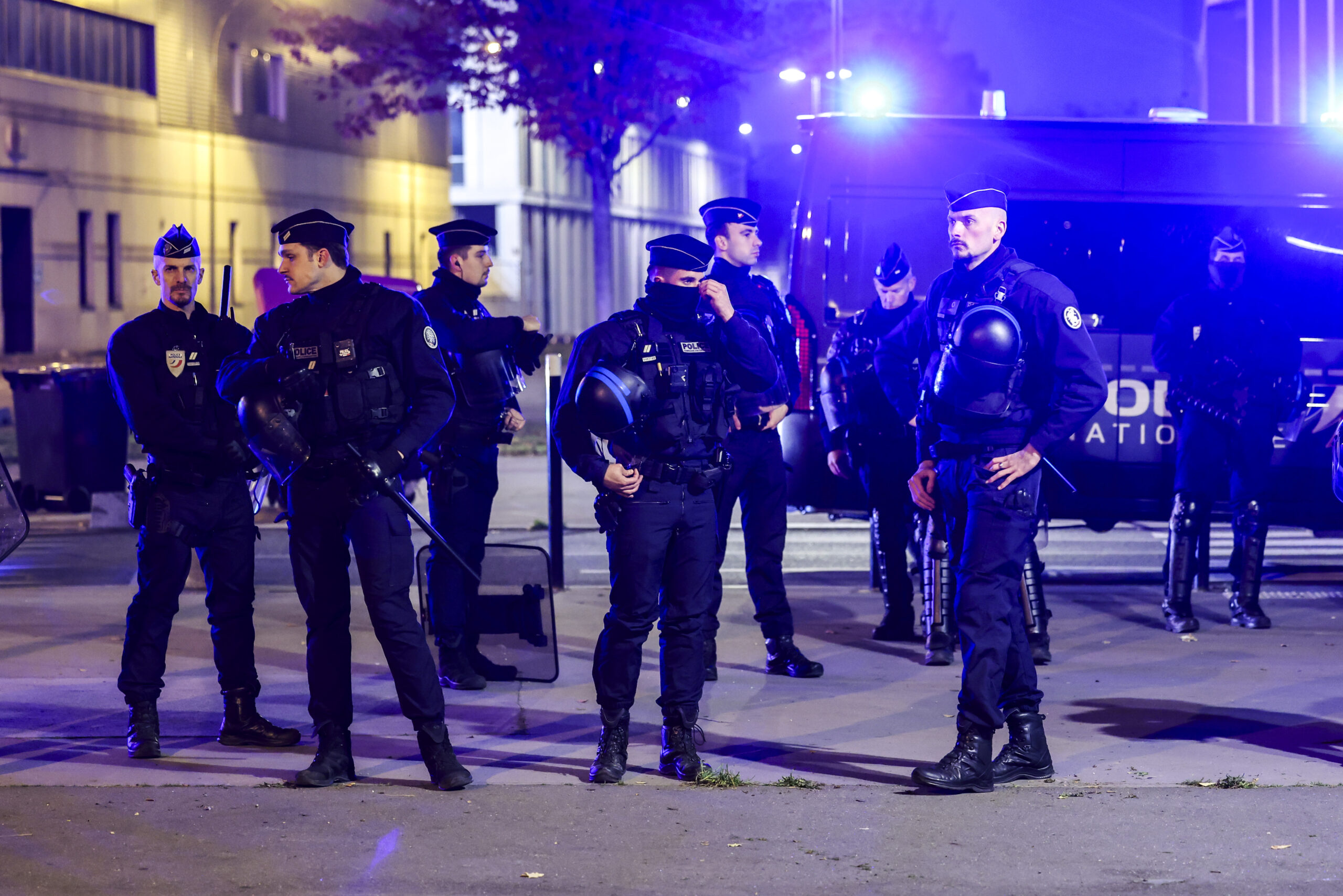 Bărbatul care a atacat trei femei în centrul Parisului avea ordin de expulzare din Franța