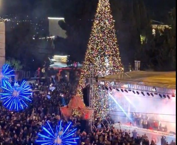 Bradul de Crăciun din Betleem a fost aprins pentru prima dată în doi ani