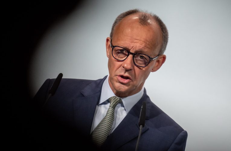 Cancelarul Germaniei avertizează că Uniunea Europeană va fi „grav afectată timp de ani de zile” dacă nu sprijină financiar Ucraina