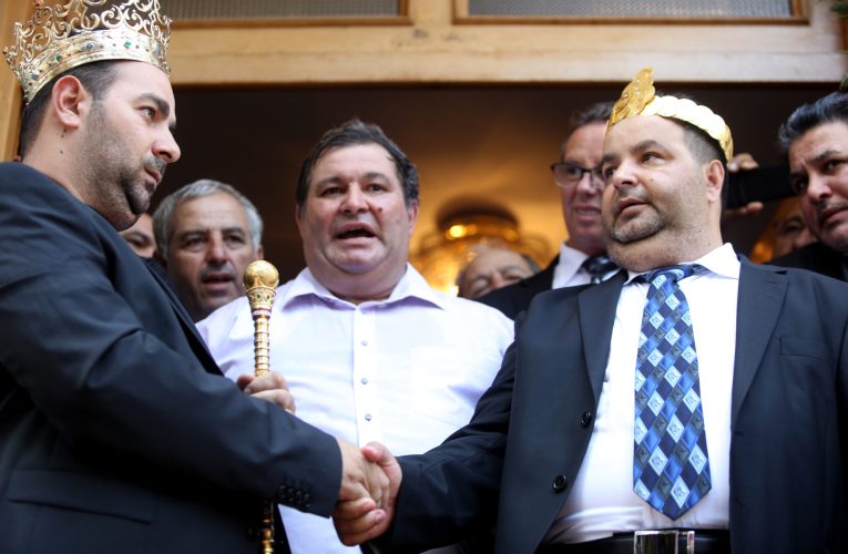 Căsătorie forțată în familia Cioabă? / O minoră a adus pe lume un copil după o logodnă controversată / Fratele regelui Cioabă, cercetat penal