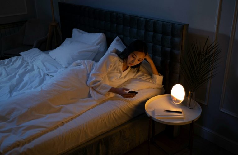 Cât te costă nopțile nedormite? Un nou studiu explică legătura directă dintre somn și speranța de viață