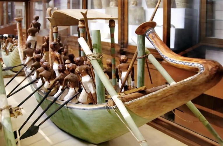 Cea mai veche navă din lume va fi restaurată în public la Marele Muzeu Egiptean. Operațiunea costă milioane de dolari