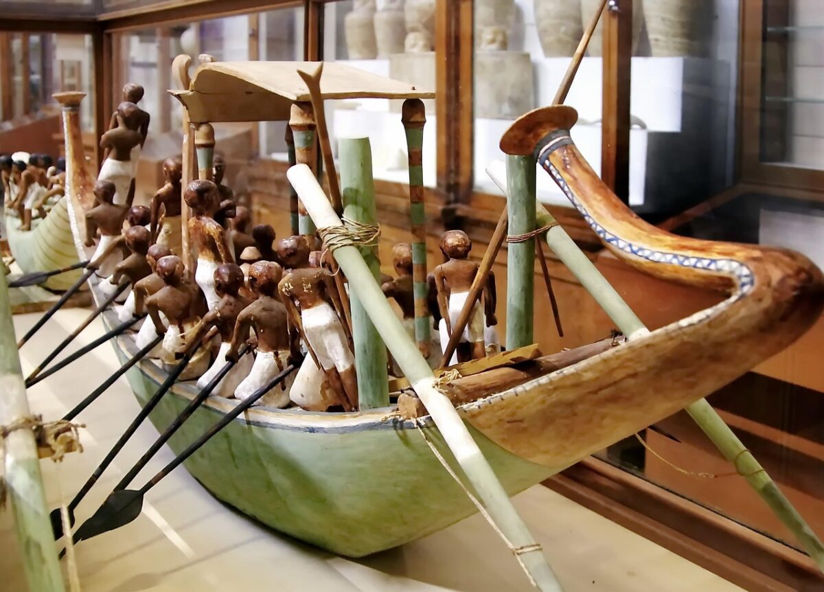 Cea mai veche navă din lume va fi restaurată în public la Marele Muzeu Egiptean. Operațiunea costă milioane de dolari