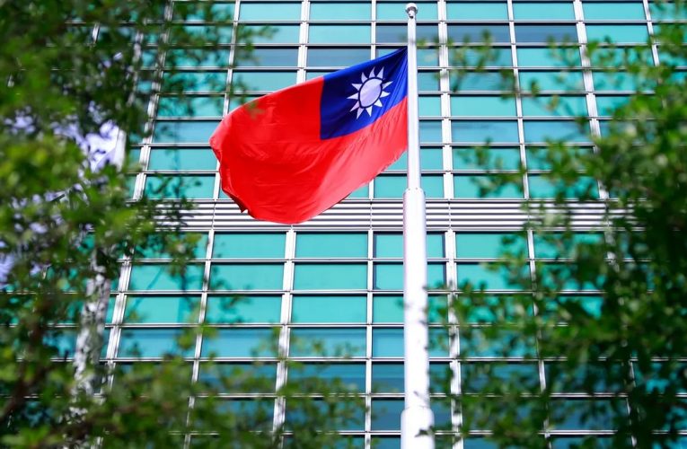 Cel mai nou și avansat portavion chinez a traversat Strâmtoarea Taiwanului