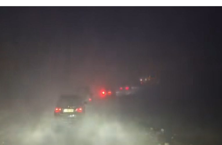 Circulația pe Transalpina rămâne închisă din cauza viscolului