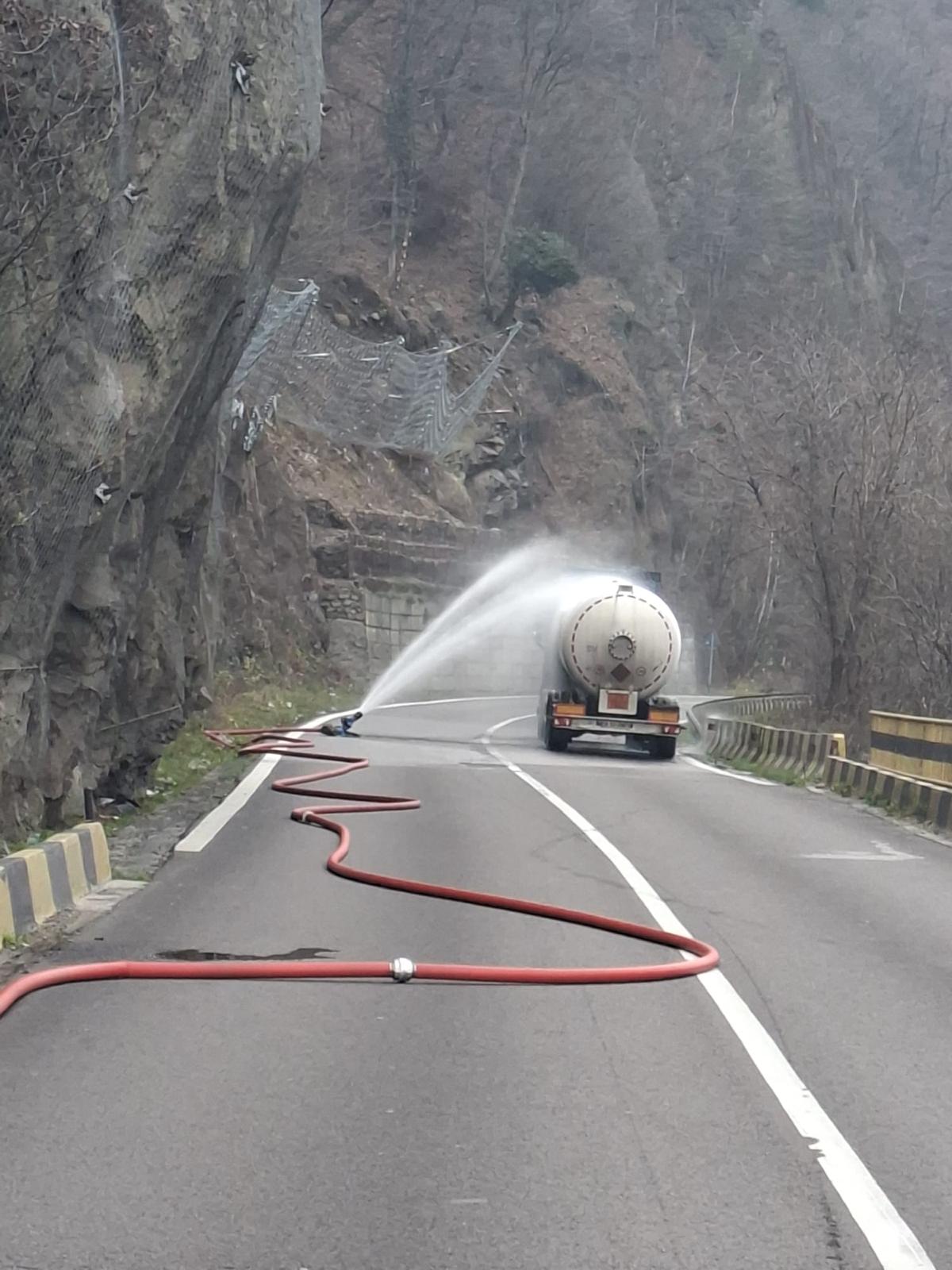 Circulație reluată pe Valea Oltului în condiții normale, după incidentul cu cisterna GPL