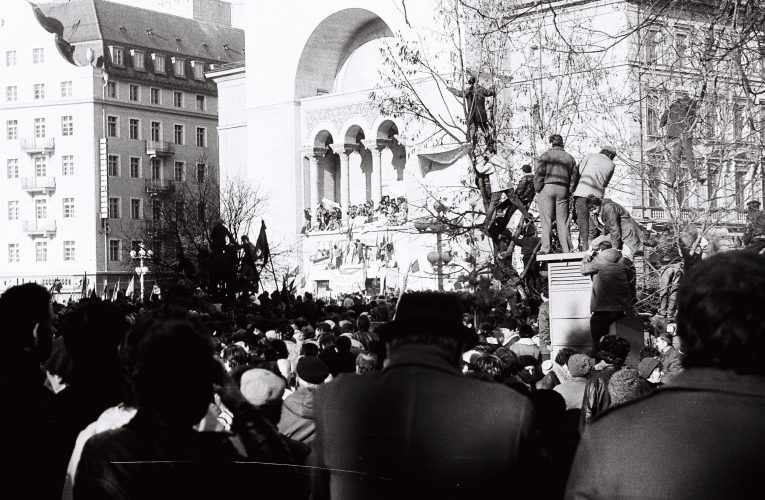 CNSAS avertizează asupra unor narative false despre Revoluția din 1989: Documente din Arhiva Securității consemnează ordinul „Se lichidează radical!”