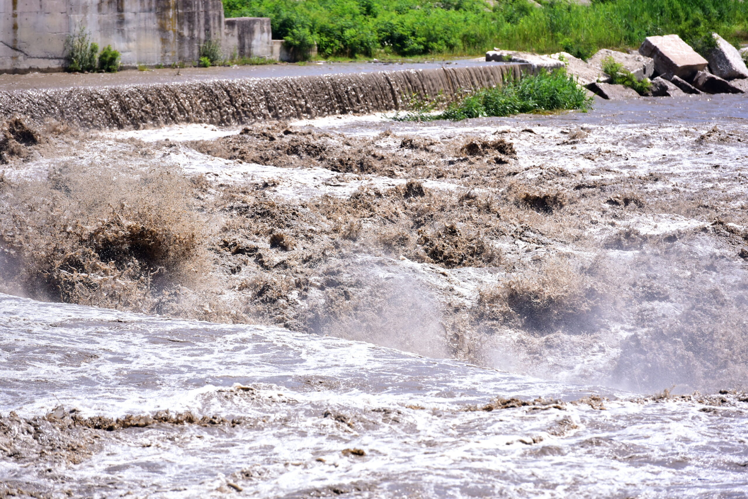 Cod galben de inundații în 4 județe până marți la amiază