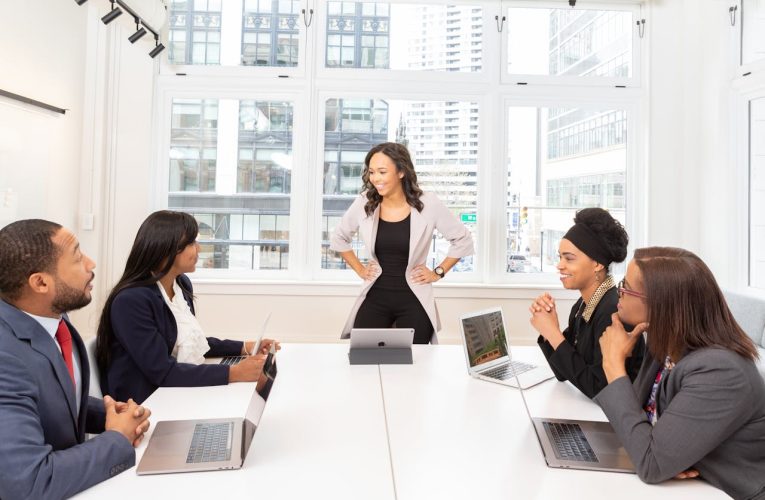 Cum recunoști un șef narcisist? Cercetătorii arată indiciile ascunse