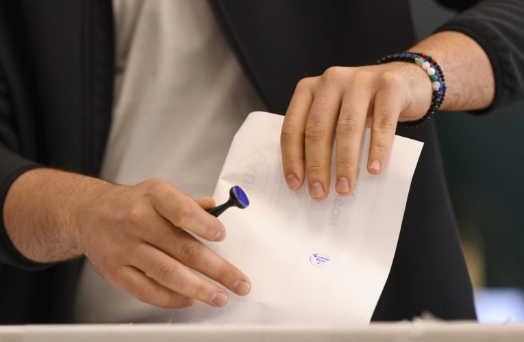 Cum votezi azi? Ce trebuie să știi înainte de a pleca spre secția de votare