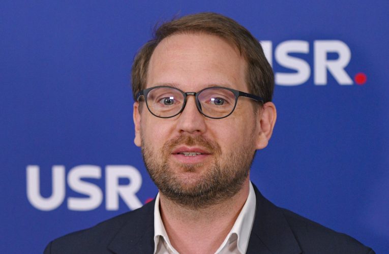 Dominic Fritz a anunțat convocarea Comitetului Politic al USR pentru nominalizarea noului ministru al Apărării