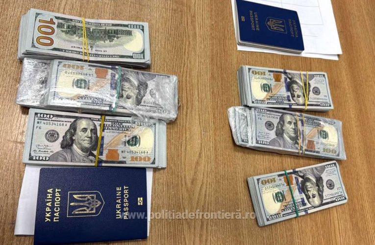 Două ucrainence au intrat în România cu zeci de mii de dolari ascunși în cizme
