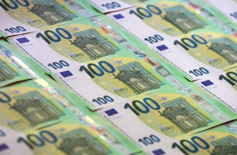 Dreptul cetățenilor de a plăti cu numerar, introdus în Constituția Sloveniei. Nu este singura țară care vrea să-și protejeze dreptul de a folosi bani cash