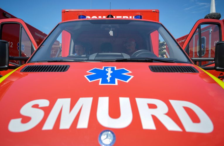 Explozie urmată de incendiu într-un bloc de garsoniere din Focșani: mai multe persoane rănite