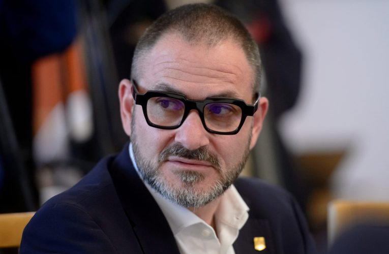 Fostul șef ANPC, Horia Constantinescu, critică eficiența extinctoarelor auto după intervenția la un incendiu de mașină