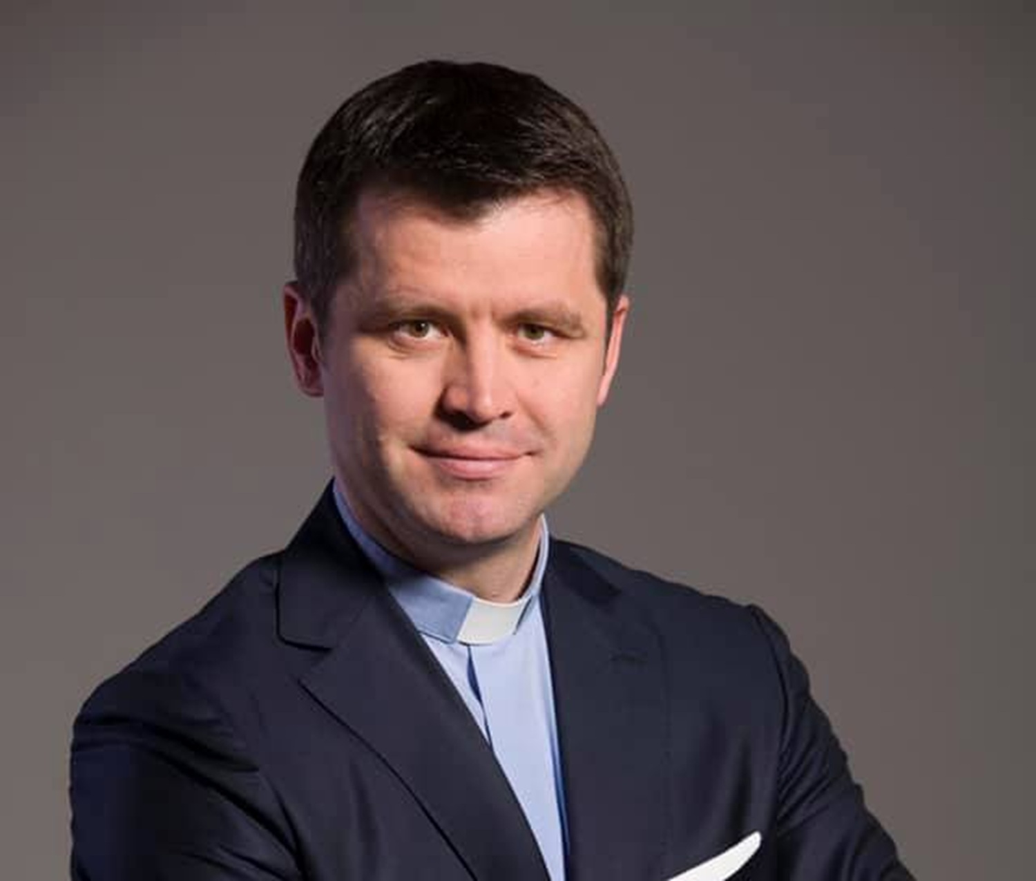 Glazură spirituală peste tortul aroganței. Preotul Francisc Doboș despre ispita omului modern. VIDEO