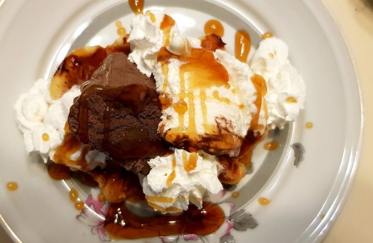 „Înghețata caldă” cucerește Roma: Cum se prepară desertul special al iernii