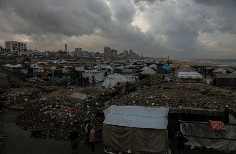 Israelul a atacat o zonă cu corturi de refugiu din Gaza: cinci adulți, dar și copii, morți în urma atacului