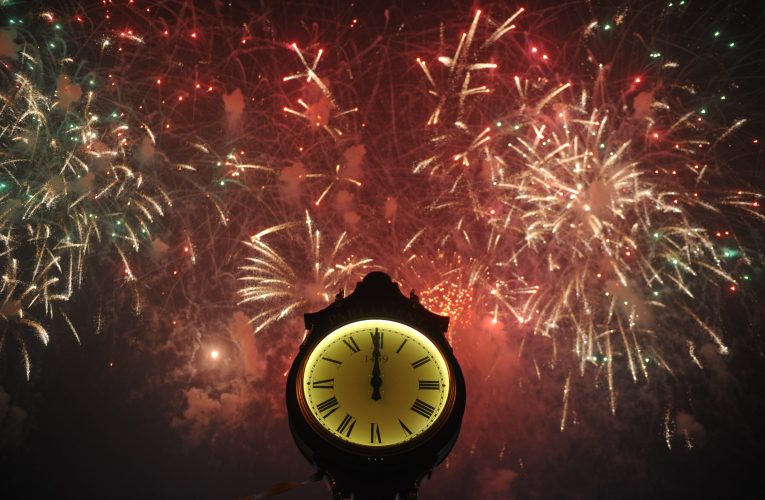 La ce oră intră Revelionul 2026 în lume, raportat la România. Primele locuri și cele mai ciudate ore