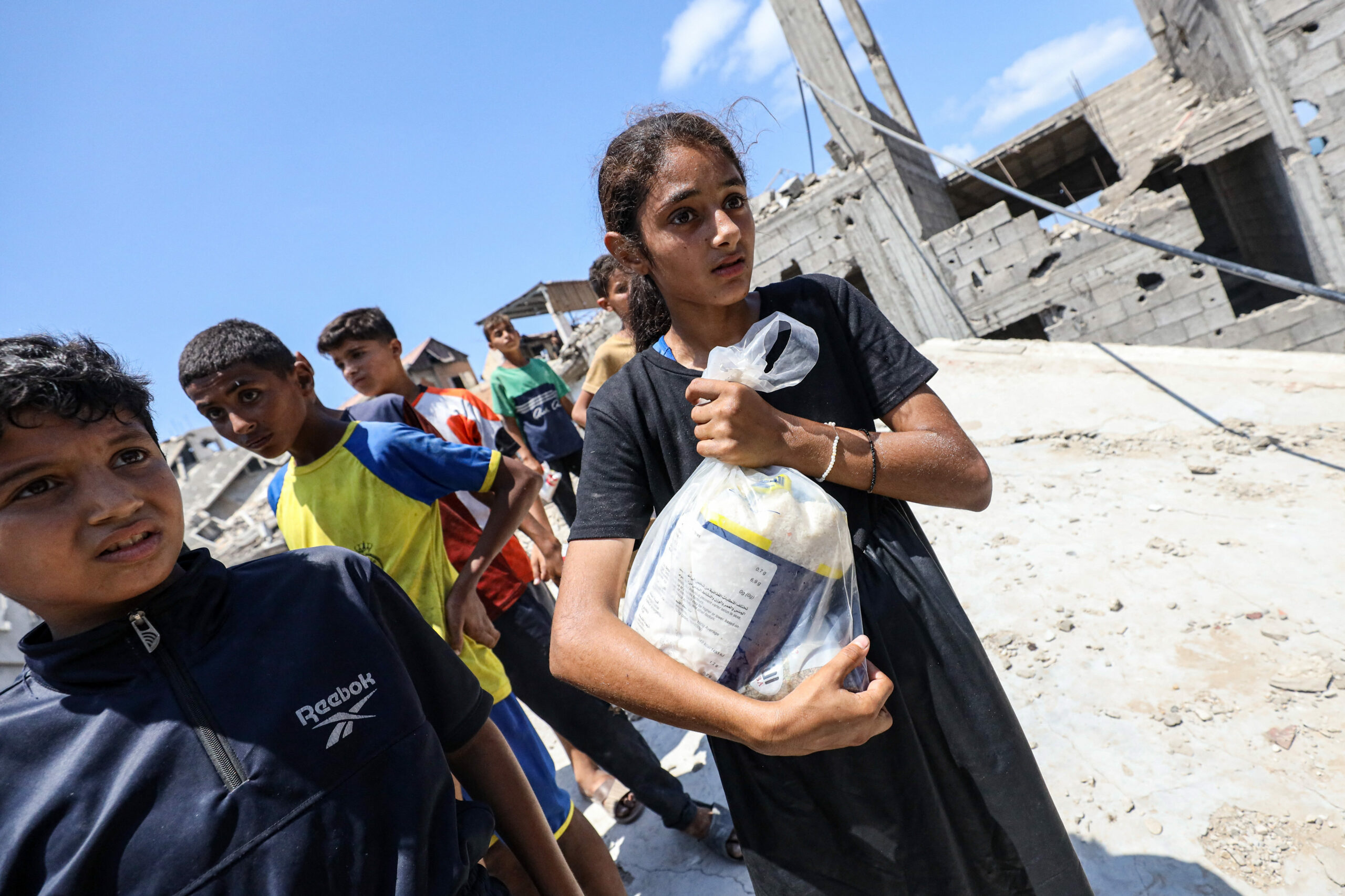 Marea Britanie cere Israelului să permită intrarea unui volum mai mare de ajutoare în Gaza