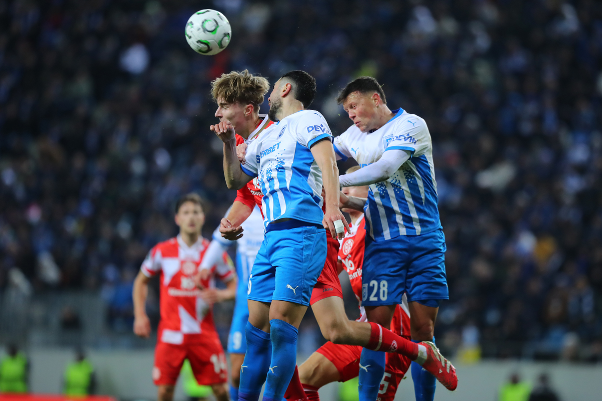 Meciul Universitatea Craiova – Sparta Praga, al doilea ca asistență în etapa 5 din Conference League