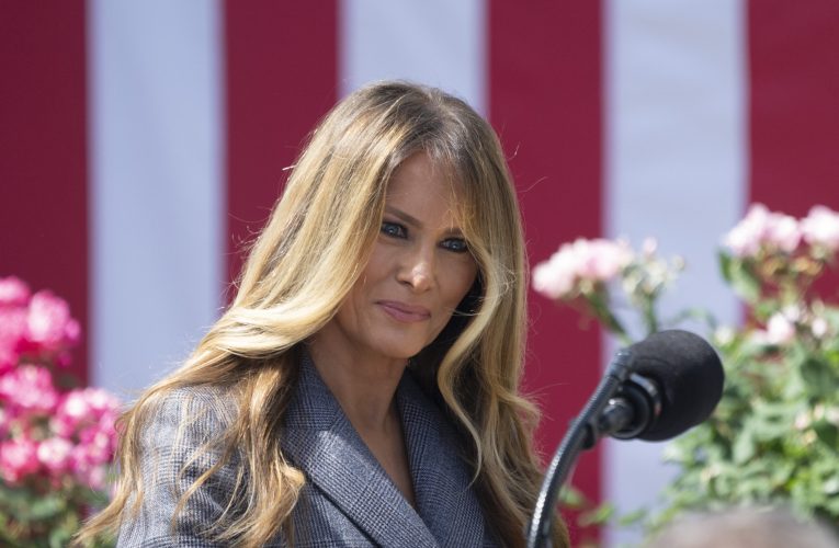 Melania Trump a aprins iluminatul bradului național de Crăciun