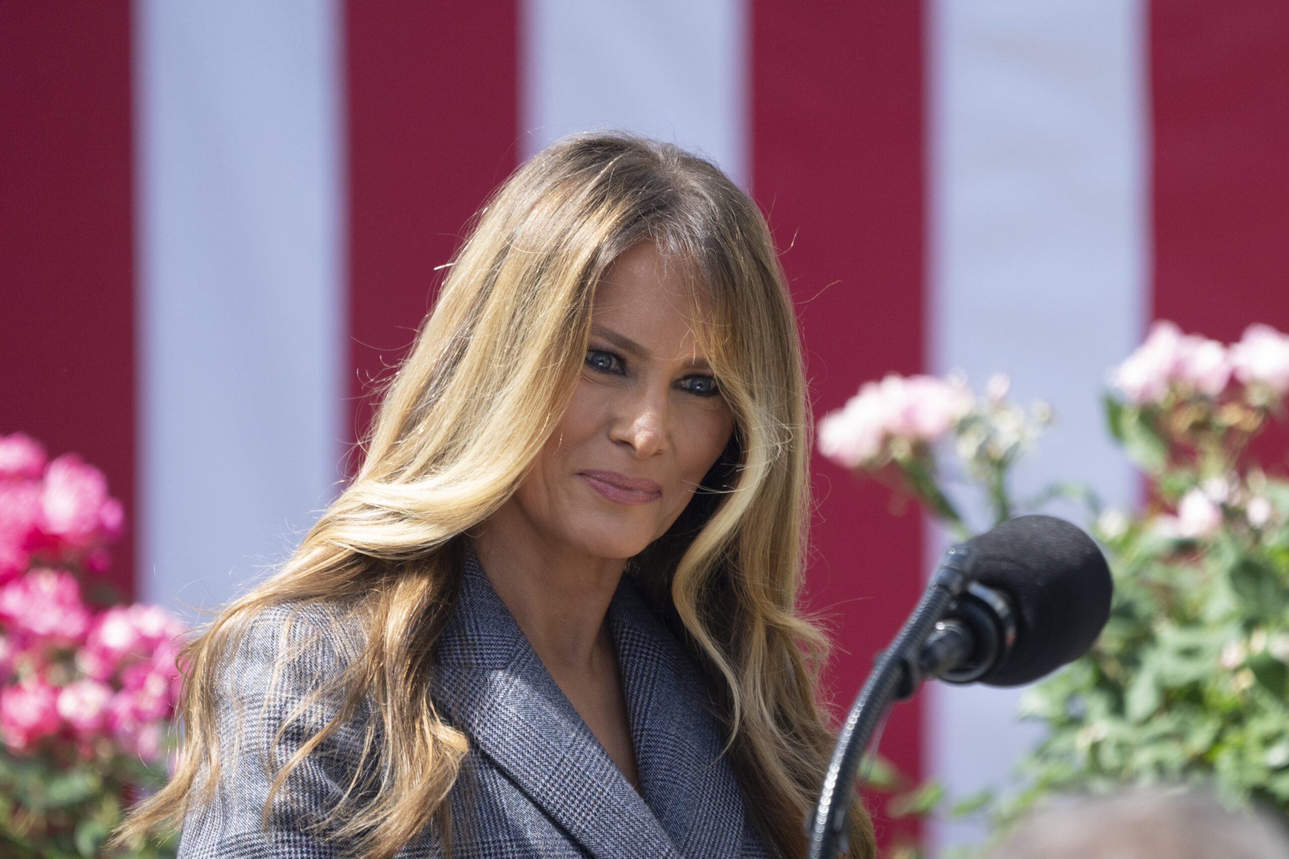 Melania Trump a aprins iluminatul bradului național de Crăciun
