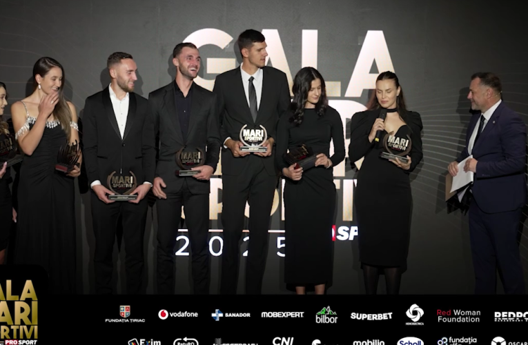 Momentul în care echipajul de 8+1 mixt, care a obținut aurul la CM de canotaj, a fost premiat la Gala Mari Sportivi ProSport 2025: „Am avut doar patru antrenamente în spate”