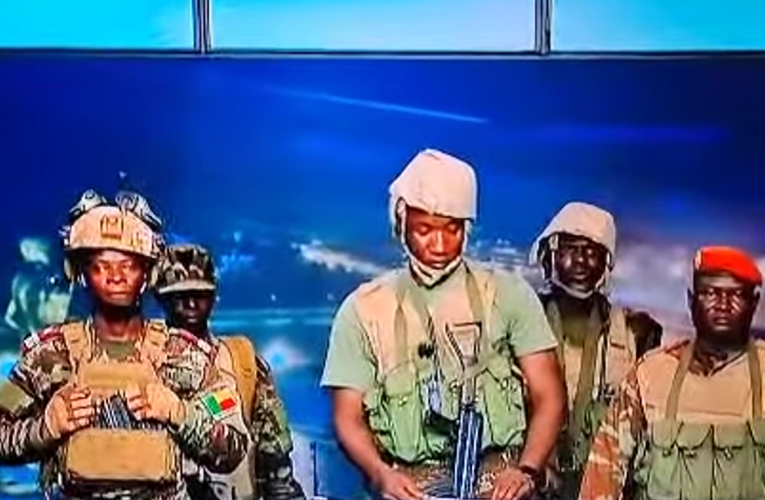 O nouă lovitură de stat. Un grup de soldați anunță că a preluat controlul. Președintele spune că armata e încă cu el