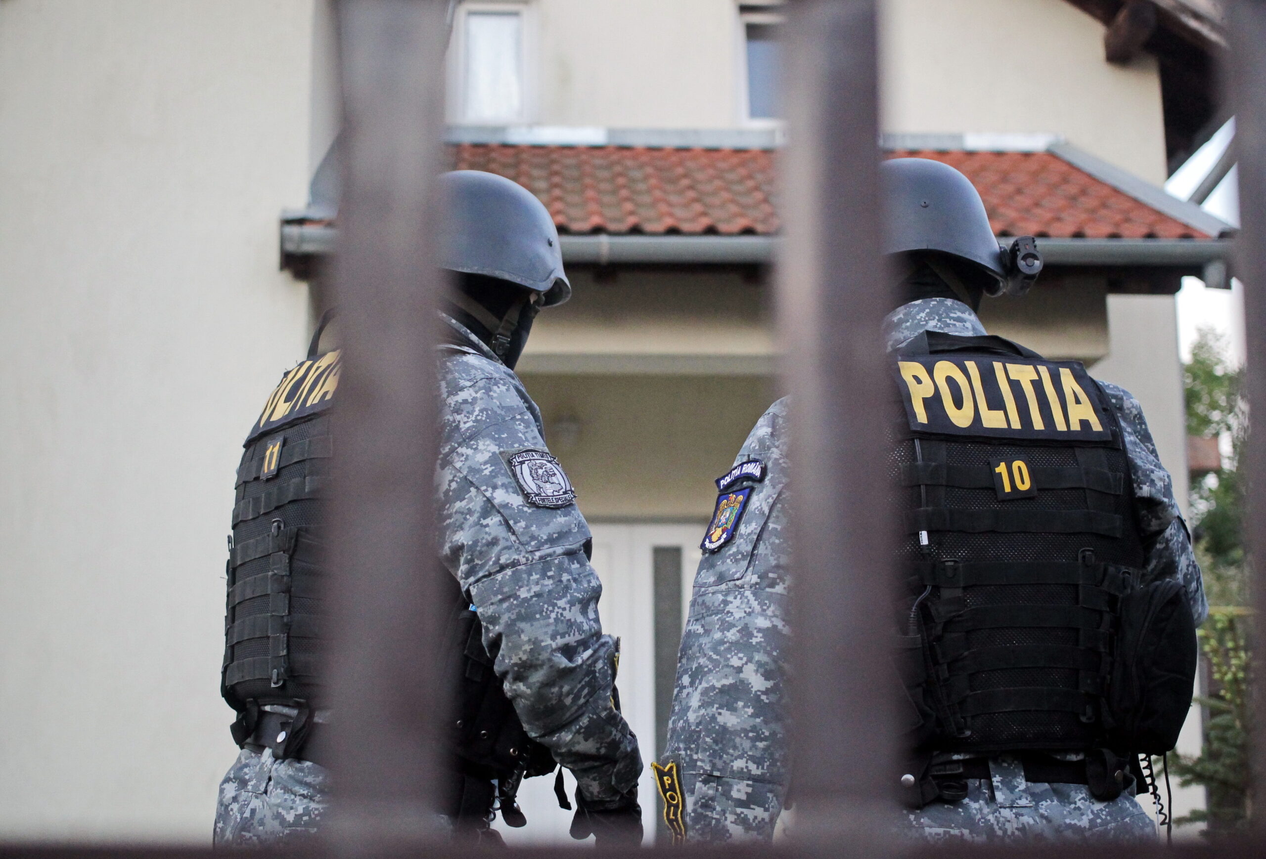 Percheziții la o primărie din Dâmbovița. Casier acuzat că a încasat ilegal bani timp de un an