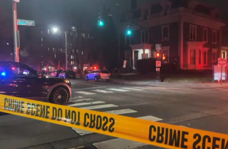 Poliția americană caută încă un suspect în cazul atacului armat de la Universitatea Brown