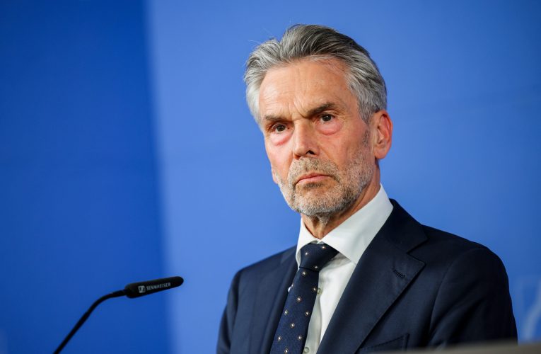 Premierul Olandei e în vizită în România și vizitează baza militară de la Câmpia Turzii împreună cu Ilie Bolojan