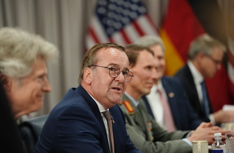 Presa germană dezvăluie motivul pentru care s-a anulat întâlnirea dintre premierul Bolojan și ministrul german al Apărării