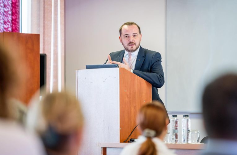 Proiect: Cadrele didactice din facultățile de Medicină și Farmacie vor ocupa posturi în spitale prin concurs